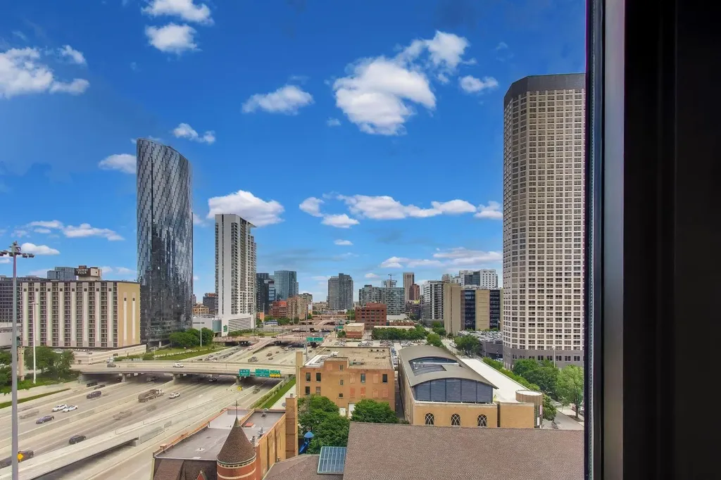 210 South Des Plaines Street Chicago IL 60661