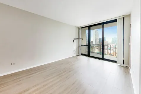 210 South Des Plaines Street Chicago IL 60661