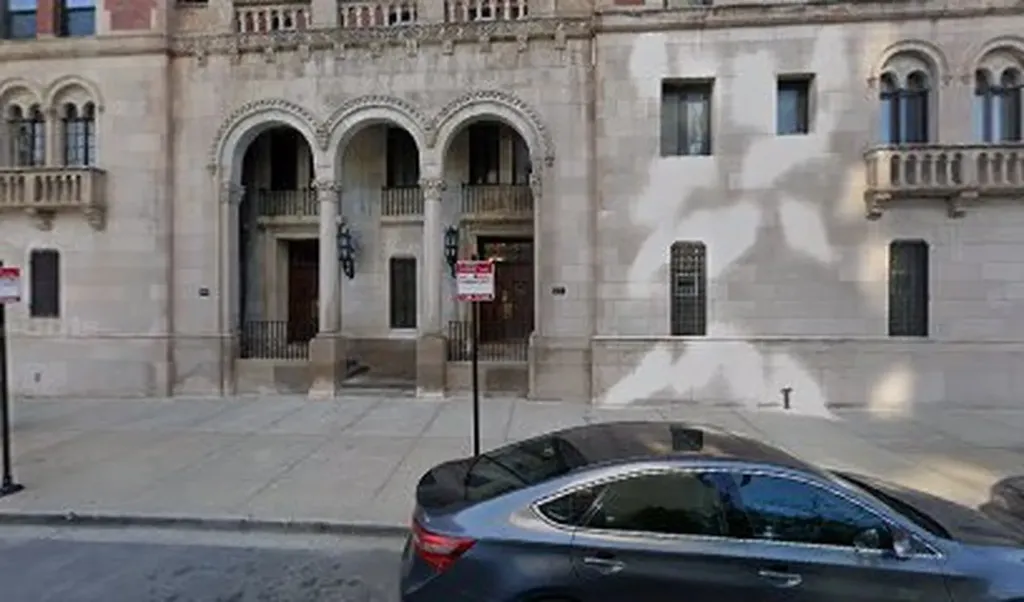6700 South Crandon Avenue Chicago IL 60649