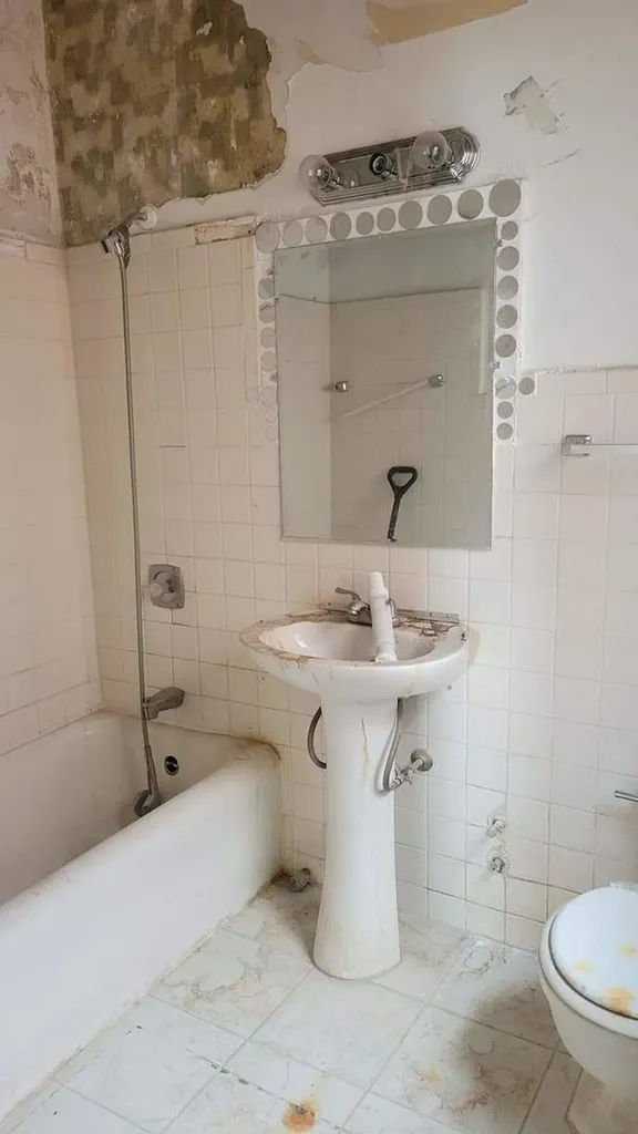 6700 South Crandon Avenue Chicago IL 60649