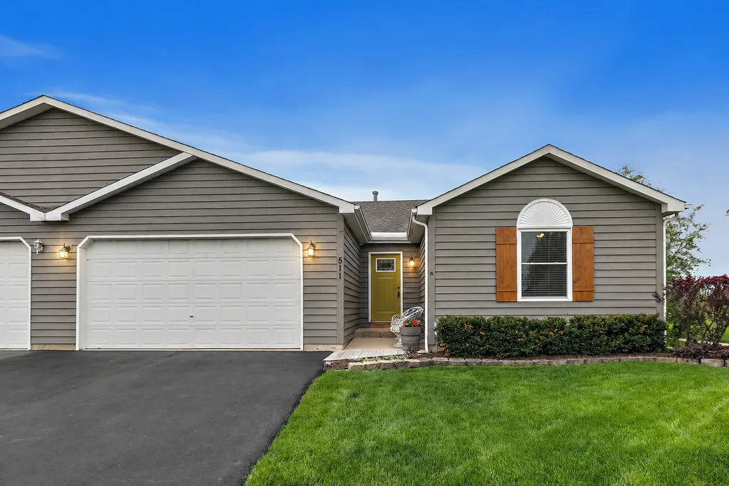 511 West Miller Avenue Hinckley IL 60520