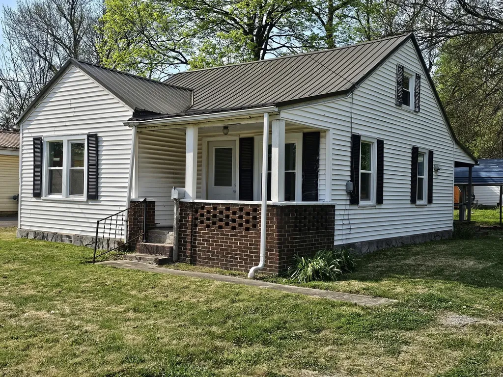 415 East Johnson Street Fairfield IL 62837