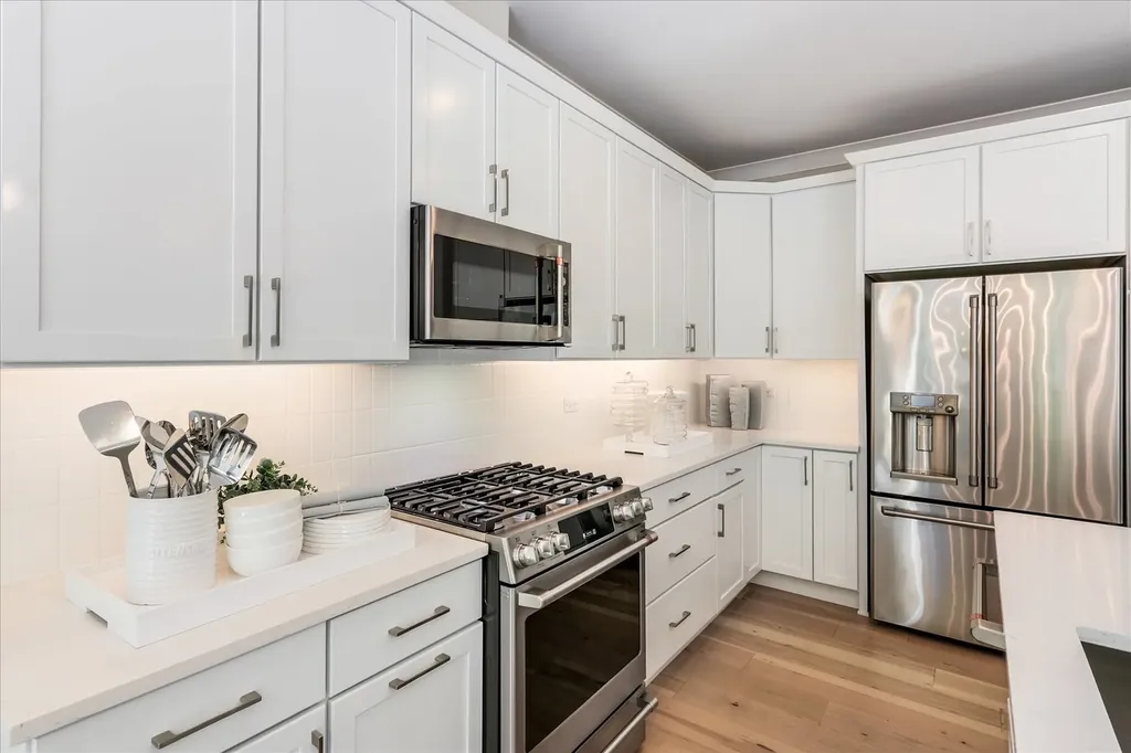 2054 Iron Ridge Lane Naperville IL 60563