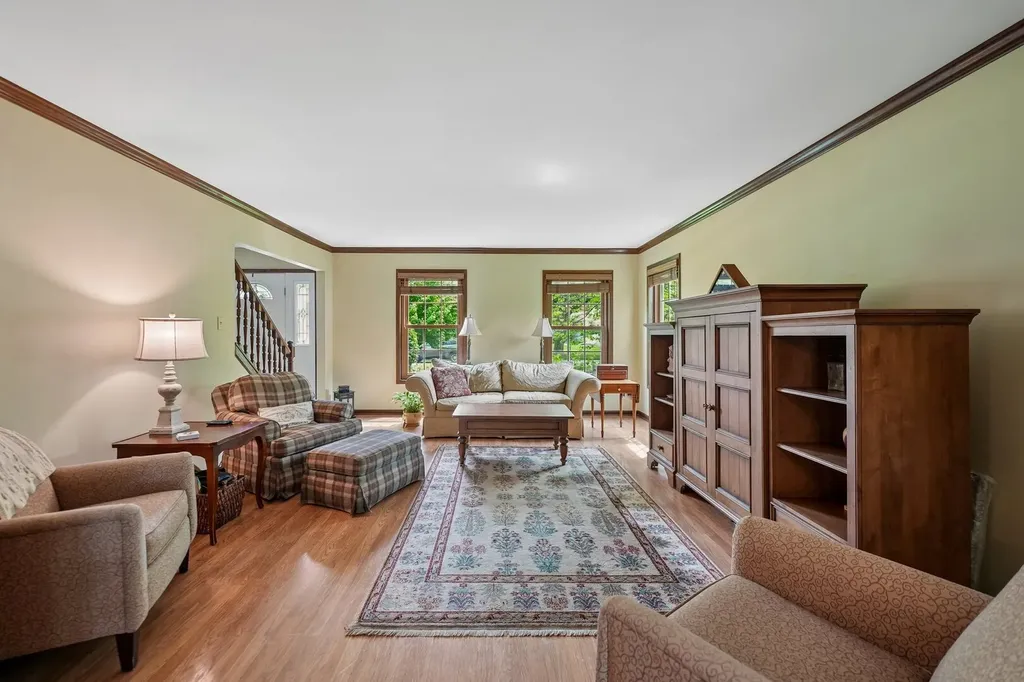 737 Clovetree Court Naperville IL 60540