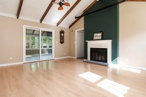 12002 South Gate Roscoe IL 61073
