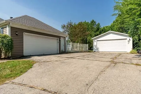 12002 South Gate Roscoe IL 61073
