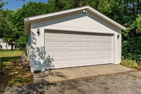 12002 South Gate Roscoe IL 61073