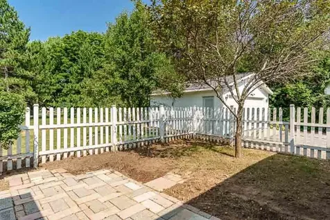 12002 South Gate Roscoe IL 61073