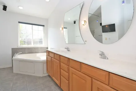 829 Clover Ridge Lane Itasca IL 60143