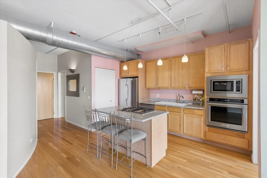 1530 South State Street Chicago IL 60605
