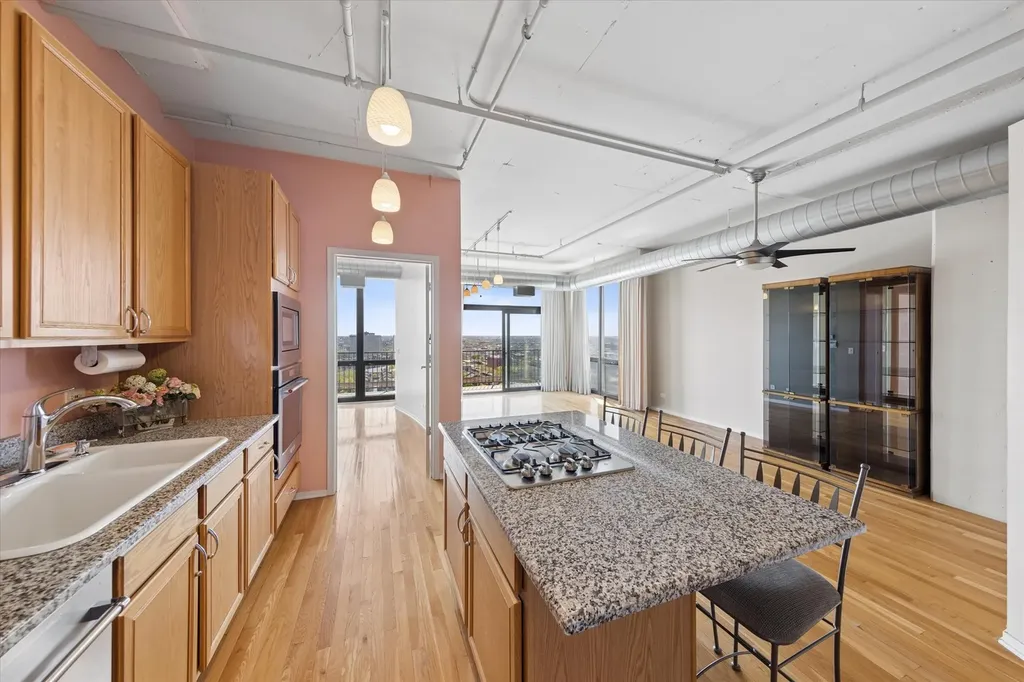 1530 South State Street Chicago IL 60605
