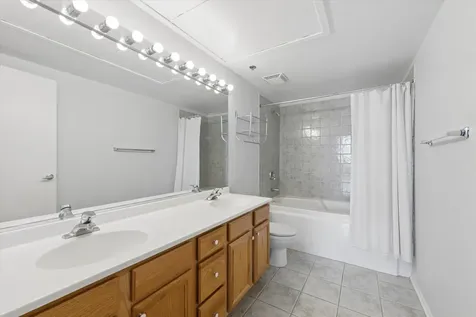 1530 South State Street Chicago IL 60605
