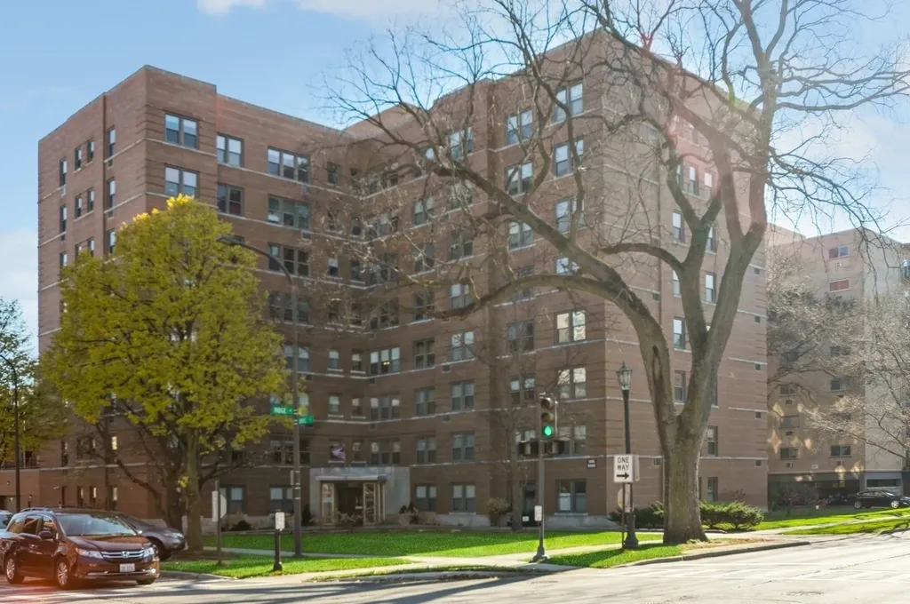 1585 Ridge Avenue Evanston IL 60201