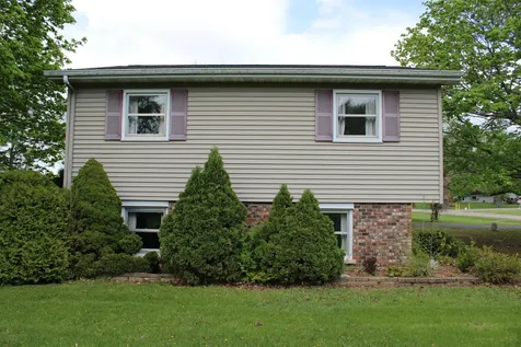 15 West Rickard Drive Oswego IL 60543