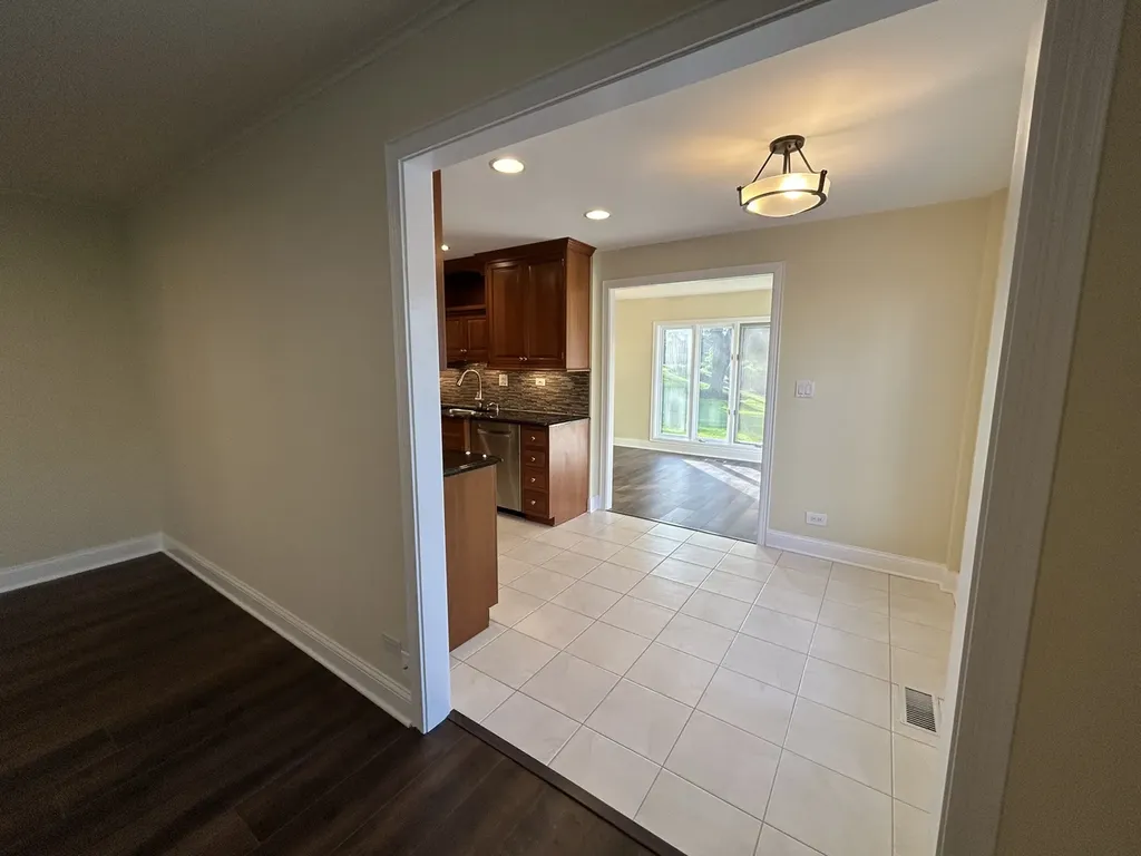 1 Oak Brook Club Drive Oak Brook IL 60523