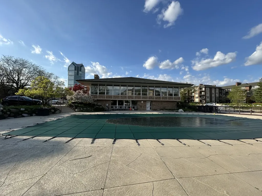 1 Oak Brook Club Drive Oak Brook IL 60523