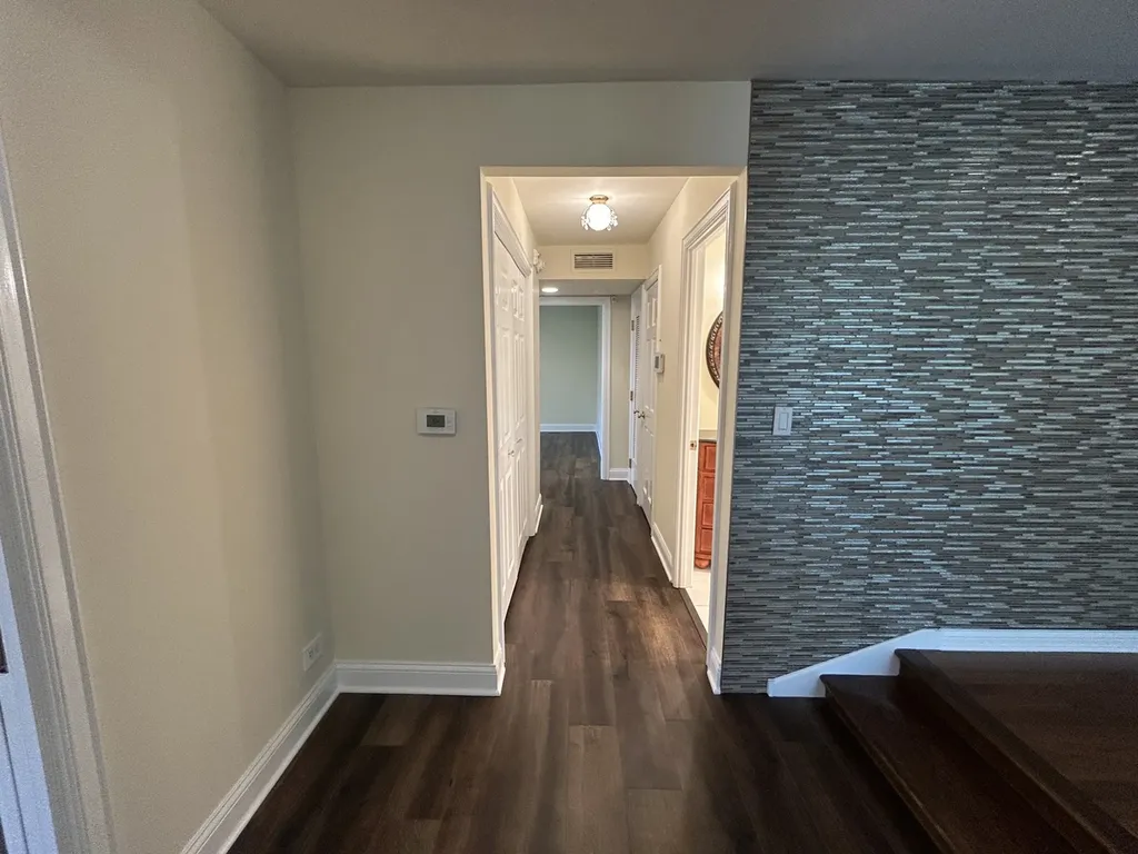 1 Oak Brook Club Drive Oak Brook IL 60523