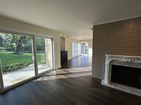 1 Oak Brook Club Drive Oak Brook IL 60523