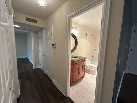 1 Oak Brook Club Drive Oak Brook IL 60523
