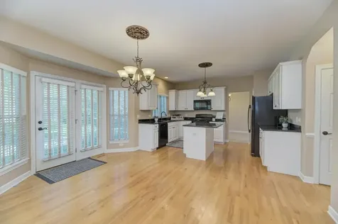 496 Bennett Drive North Aurora IL 60542