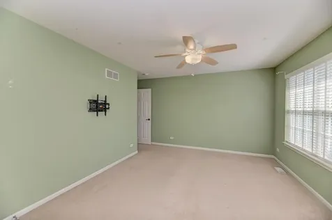 496 Bennett Drive North Aurora IL 60542