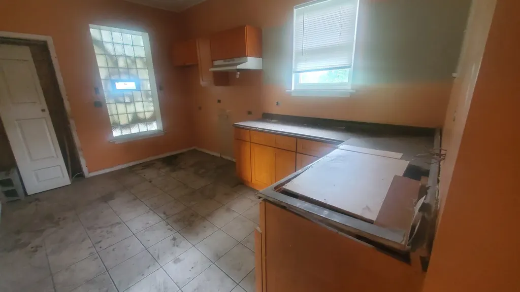 5258 South Emerald Avenue Chicago IL 60609