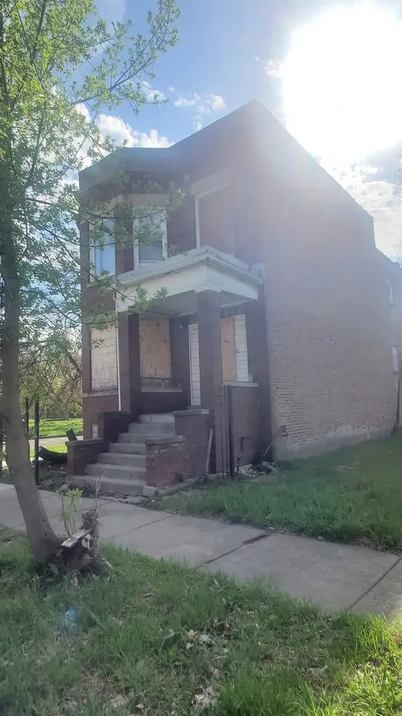 5258 South Emerald Avenue Chicago IL 60609