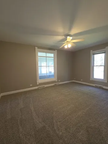 118 North Washington Street Carpentersville IL 60110