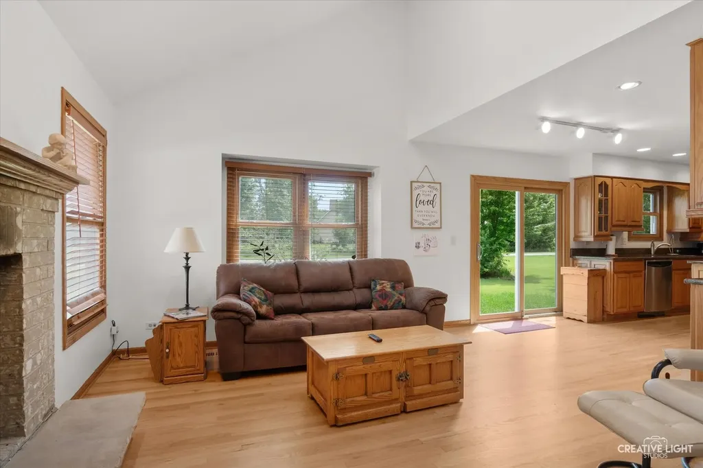 78 Forestview Lane Aurora IL 60502