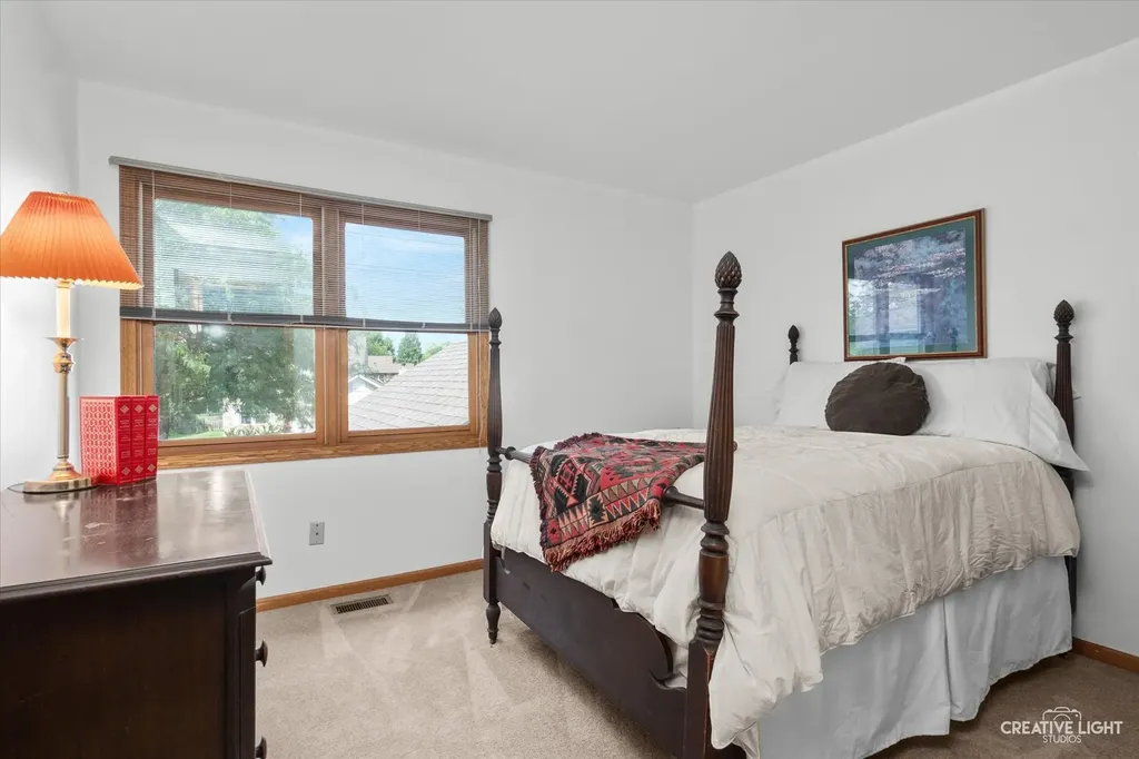 78 Forestview Lane Aurora IL 60502