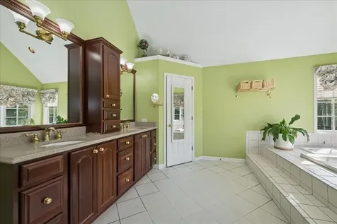 15 Mulberry Drive Hawthorn Woods IL 60047