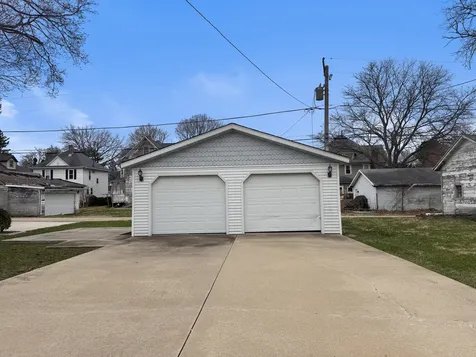 307 West 11th Street Sterling IL 61081