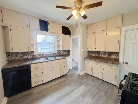 307 West 11th Street Sterling IL 61081