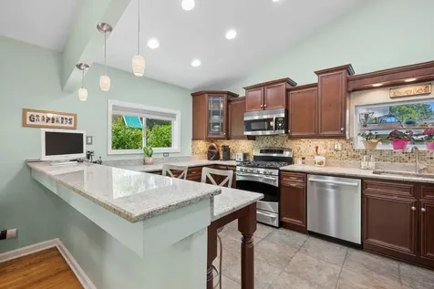 334 Southgate Drive Northbrook IL 60062