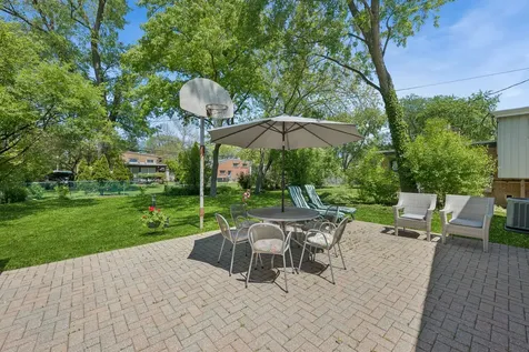 334 Southgate Drive Northbrook IL 60062