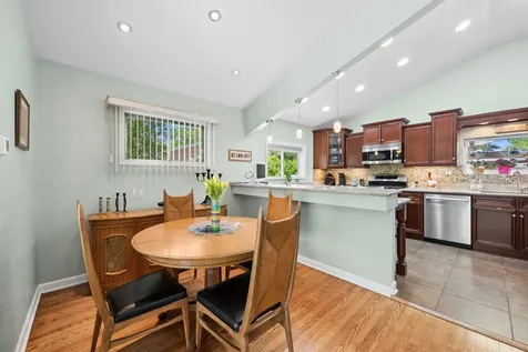 334 Southgate Drive Northbrook IL 60062