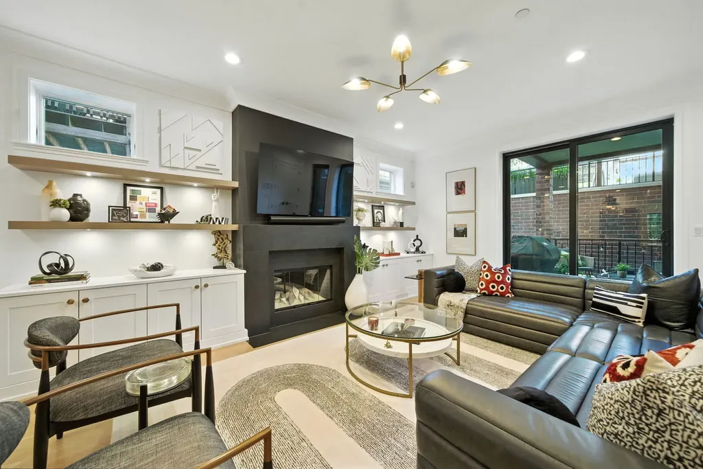 1733 North Mohawk Street Chicago IL 60614