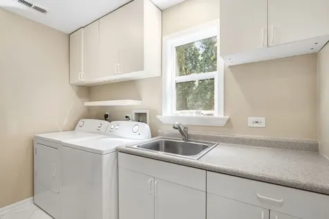 327 Kenwood Drive Round Lake Park IL 60073