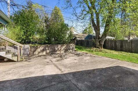 327 Kenwood Drive Round Lake Park IL 60073