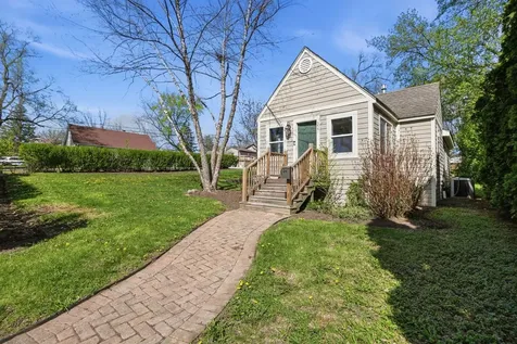 327 Kenwood Drive Round Lake Park IL 60073