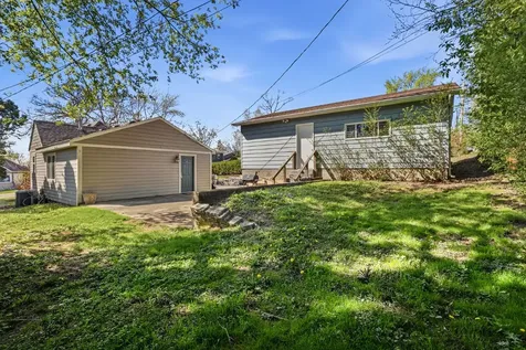 327 Kenwood Drive Round Lake Park IL 60073