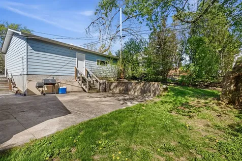 327 Kenwood Drive Round Lake Park IL 60073