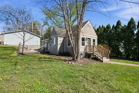 327 Kenwood Drive Round Lake Park IL 60073