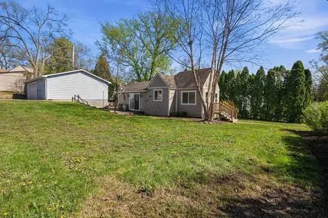 327 Kenwood Drive Round Lake Park IL 60073