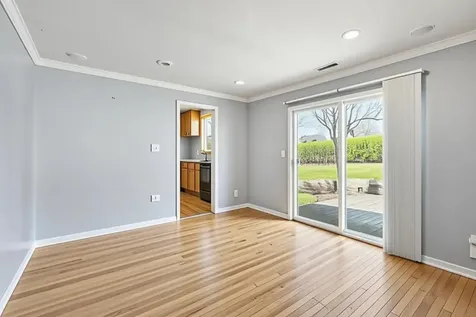 327 Kenwood Drive Round Lake Park IL 60073