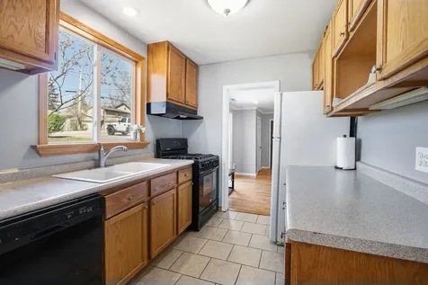 327 Kenwood Drive Round Lake Park IL 60073