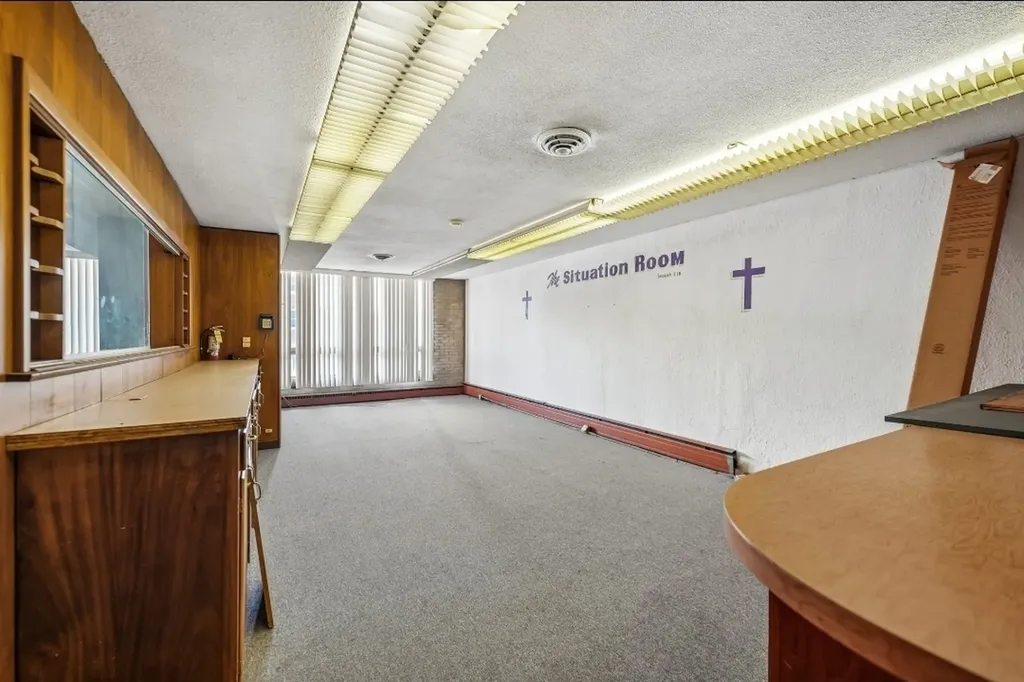6114 West North Avenue Chicago IL 60639
