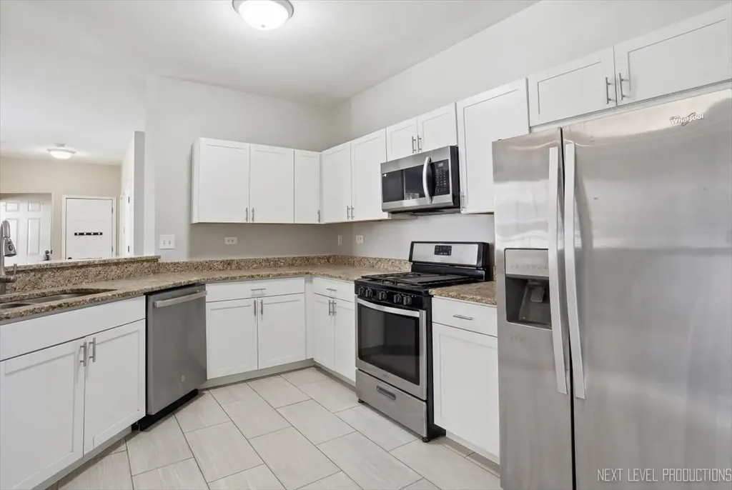 3044 Waters Edge Circle Aurora IL 60504
