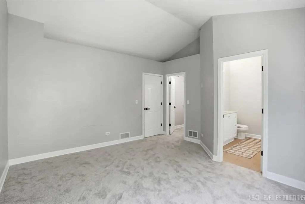 3044 Waters Edge Circle Aurora IL 60504
