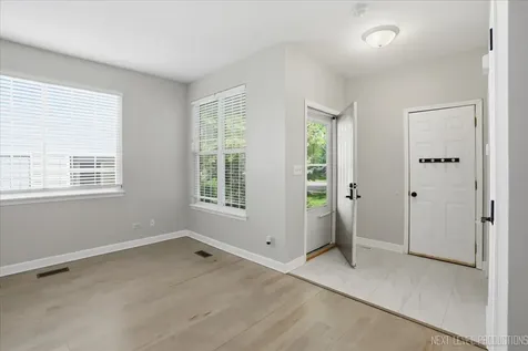 3044 Waters Edge Circle Aurora IL 60504